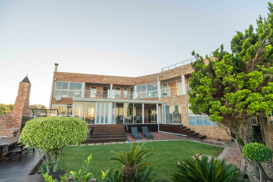 6 Bedroom Property for Sale in Humerail Eastern Cape